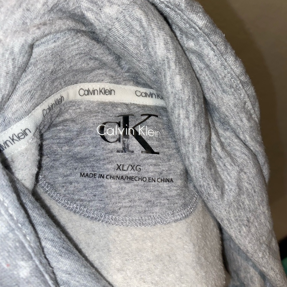 Calvin Klein cowl neck sweatshirt - Picture 3 of 3